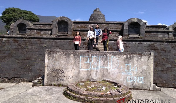 Candi Borobudur Mini Tujuan Wisata Baru Cianjur