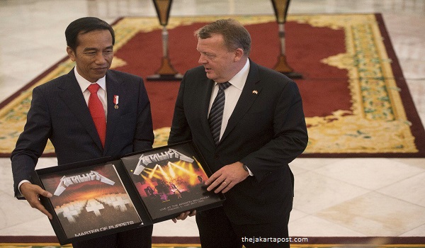 Drumer Metallica, Lars Ulrich Beri Hadiah pada Jokowi