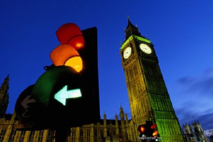 Inggris Siap Terapkan Lampu Lalu Lintas Pintar