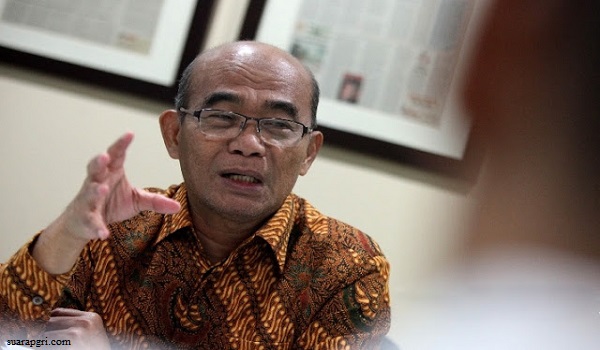 Keberadaan Bahasa Asing di Ruang Publik Perlu Ditertibkan