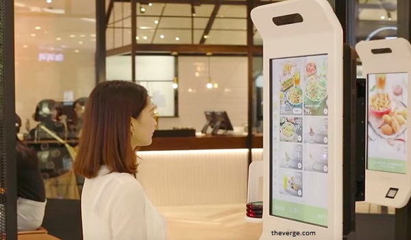 KFC di China Uji Coba Pembayaran dengan Senyuman