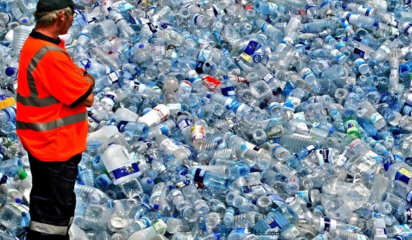 Kurangi Penggunaan Plastik yang Membahayakan Lingkungan