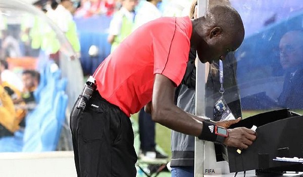 Mengenal Teknologi VAR di Piala Dunia 2018