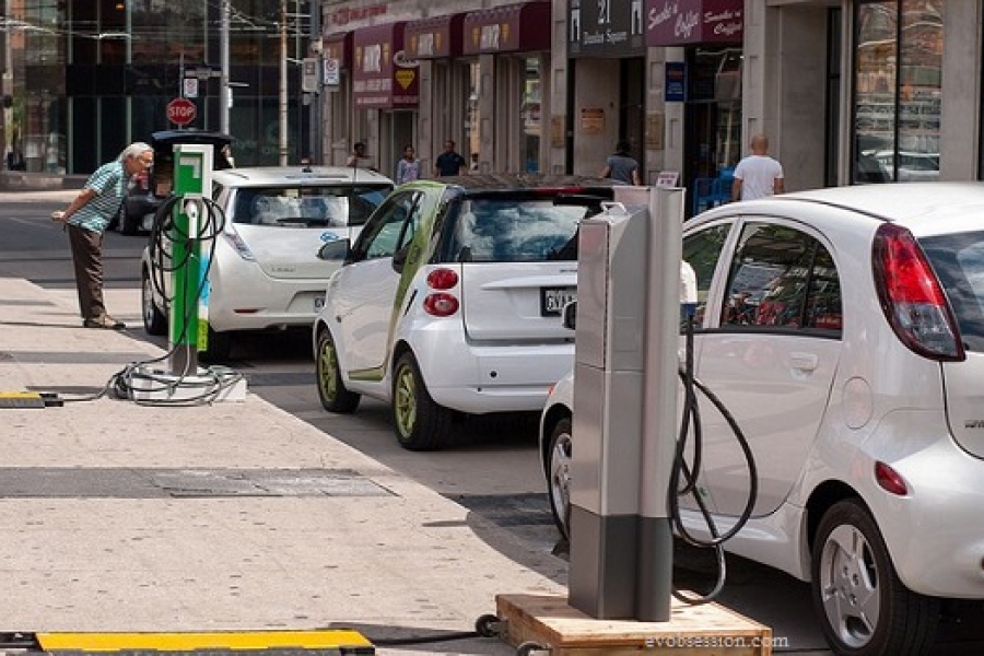 Mobil Listrik Dalam Negeri Siap Dipasarkan pada 2020