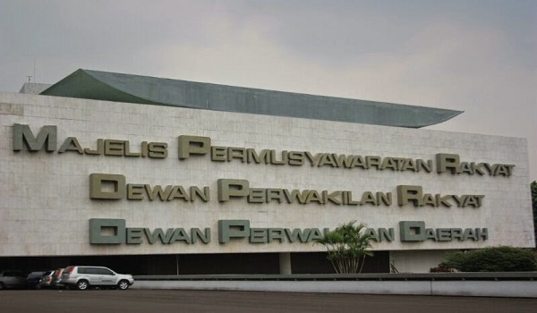 MPR Ajak Mahasiswa Perangi Tiga Masalah Bangsa