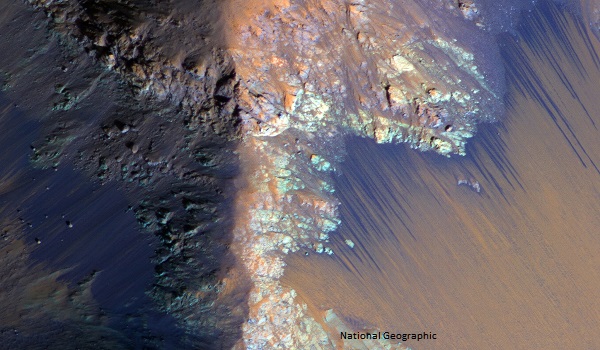 NASA Temukan 8 Sumber Air di Planet Mars