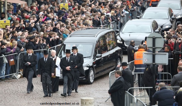 Ribuan Orang Iringi Prosesi Pemakaman Stephen Hawking