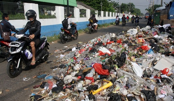 Satgas Cianjur Tangkap 48 Pembuang Sampah di Pinggir Jalan